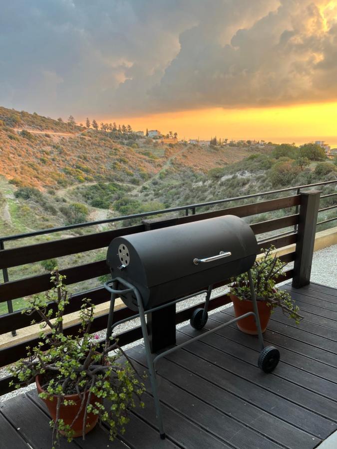 Hillview Apartment Peyia Exterior photo